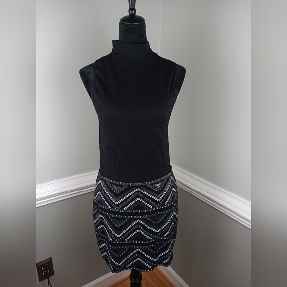 Express, sequin, slip on mini skirt - Picture 4 of 8